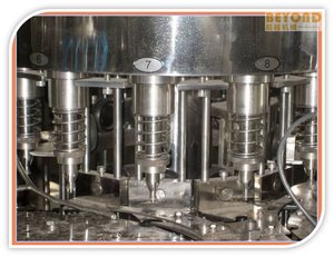 Machine <span class=keywords><strong>de</strong></span> remplissage et d'emballage d'<span class=keywords><strong>eau</strong></span> minérale 1000-3000 BPH pour bouteilles <span class=keywords><strong>de</strong></span> 200ml-1500ml pour la production <span class=keywords><strong>de</strong></span> mini-<span class=keywords><strong>eau</strong></span> en bouteille - Product Image 3