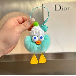 Lindo llavero colgante de coche con forma de pato pequeño de imitación de piel de conejo Rex, muñeco de peluche, adornos pequeños para <span class=keywords><strong>bolsos</strong></span>, pequeños regalos para todas las edades - Product Image 3