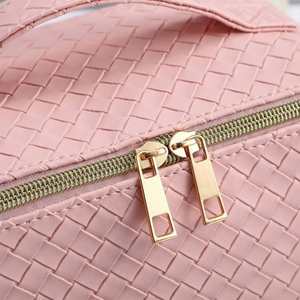 Sac de rangement portable en PU pour maquillage, motif gaufré, idéal pour les voyages et le lavage - Product Image 3
