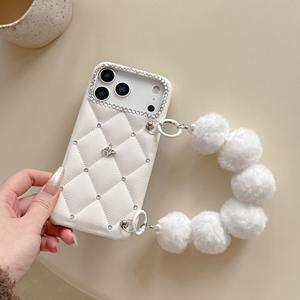 Étui en cuir PU souple à motif grille 3D et paillettes diamantées pour iPhone Air 16 15 14 13 17 Pro Max, avec bracelet en fourrure et strass scintillants - Product Image 4