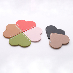 Marque-page en similicuir recyclé, forme cœur, personnalisé, gaufré, style rétro, vente en gros - Product Image 5