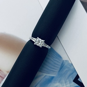 Bague de fiançailles solitaire en or massif 14 carats avec diamant de laboratoire de 1,0 ct, 1,5 ct ou 2,0 ct, certifiée IGI - Product Image 4