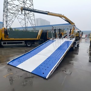 Camión de Remolque Isuzu 700P 4x2 de Plataforma Plana con Grúa Articulada de 5 Toneladas, Camión de Remolque con Plataforma Deslizante - Product Image 3