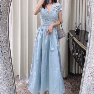 <span class=keywords><strong>Vestiti</strong></span> <span class=keywords><strong>estivi</strong></span> nuovi da donna abito tridimensionale con motivo a cuore in vita scava gonna Sexy con scollo a V - Product Image 1