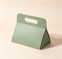 Boîte Cadeau Rectangulaire Rigide Recyclable Imprimée en Quatre Couleurs avec Fermeture Magnétique et Poignée Intégrée pour Bonbons, Chocolats, Mariages