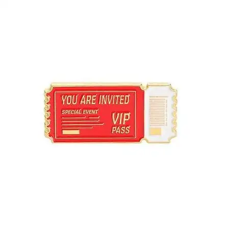 Tùy chỉnh dập nổi vé Logo vá thiết kế bạn được mời VIP vượt qua mềm men kim loại thư nhãn Huy hiệu pin cho quần áo