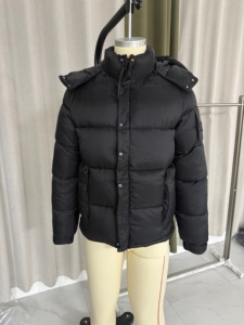 Veste d'hiver matelassée en coton avec capuche amovible pour homme, coupe-vent, chaude, décontractée, avec décorations rondes sur les manches, disponible en trois couleurs unies - Product Image 5