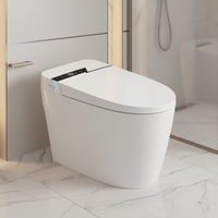 WC intelligent sans réservoir en céramique allongé avec bidet intégré, siège chauffant, télécommande, chasse d'eau à jet siphonique et veilleuse pour salle de bain d'hôtel