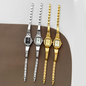 Reloj de Pulsera Estilo 2026 con Esfera Pequeña y Delicada, Forma Cuadrada Única, Versátil y de Alta Gama, Reloj de Cuarzo para Mujer - Product Image 6