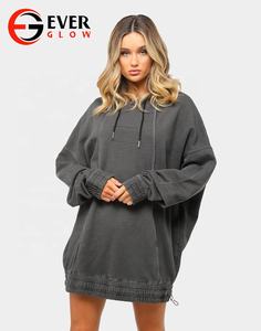 Chouchou à capuche avec poches kangourou pour femme, classique, surdimensionné, vente en gros, manchettes et ourlet côtelés, modèle fait par toujours, luisant - Product Image 1