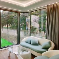 Maison Capsule Spatiale Personnalisée - Conteneur en Verre Préfabriqué de Luxe pour Magasin/Hôtel/Maisonnette, Design Moderne, Options Acier 40ft/20ft