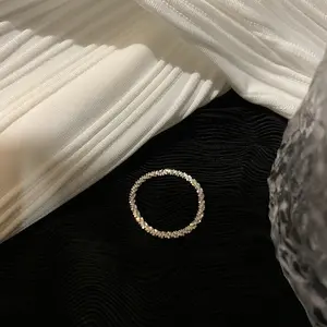 Baru Datang 2022 Mode Cincin Berkilau Gaya Sederhana Serbaguna Dekoratif Kompak Cincin Jari Telunjuk untuk Wanita Perhiasan