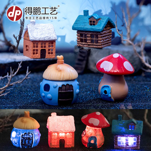 Miniature de maison champignon en résine, lumineuse, pour décoration de bureau - Product Image 1