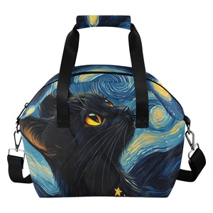 Sac à lunch isotherme personnalisé imprimé avec un chat noir, durable et imperméable, facile à transporter et à garder au chaud pour les pique-niques - Product Image 1