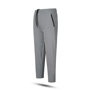 Pantalon de sport pour homme en mesh respirant avec empiècements ventilés pour l'entraînement par temps chaud et les séances d'entraînement haute intensité - Product Image 1