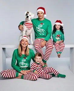 ชุดนอนลายทางสำหรับครอบครัววันคริสต์มาส,ชุดนอนลายทางสีแดงและสีเขียวชุดนอนเด็กผู้ชายชุดนอนครอบครัวทำจากผ้าฝ้ายปี2023