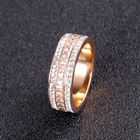 Bague en acier inoxydable 7 mm à triple rangée de strass, pierres baguette et rondes, large bande, en stock, bijoux de mode unisexe, vente en gros