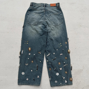 YSJY Fabricant OEM, pantalon en jean personnalisé, jean à jambe droite orné de pierres, jean à clous détachés, jean en cristal, jean en strass pour homme - Product Image 2