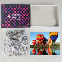 Cartes à jouer en plastique avec feuille d'or 24 carats pour les cadeaux de fête de poker dans une boîte en papier