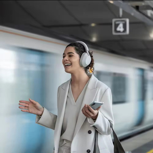 Audífonos Inalámbricos Sony WH1000XM5 Over-Ear con Cancelación Activa de Ruido, Audio de Alta Resolución y 30 Horas de Batería para Viajes de Negocios - Product Image 4
