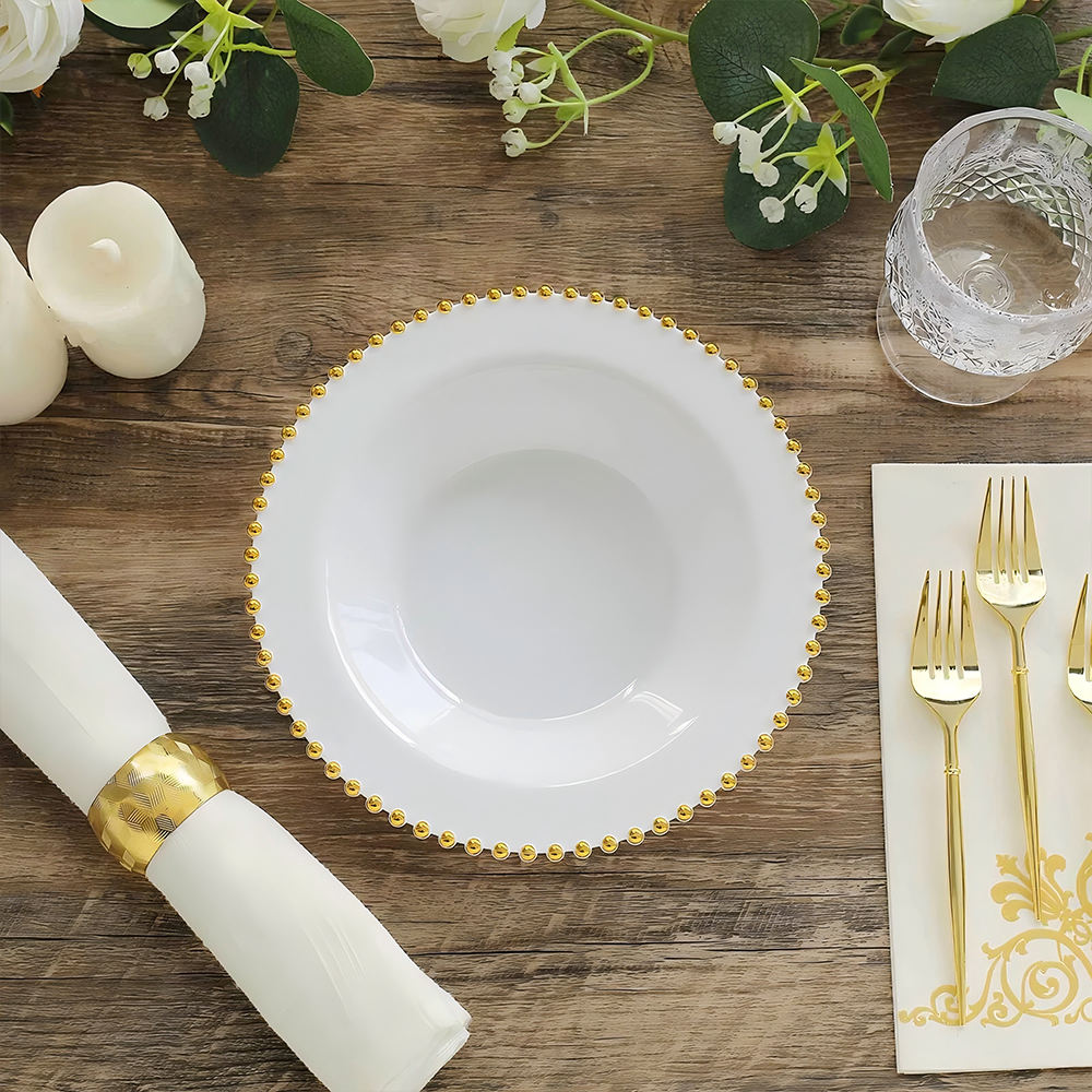 สีขาวกับลูกปัดทอง