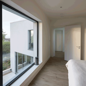 Ventana con Persiana Exterior Elegante, de Aluminio, con Estructura Multicámara, Alto Valor U, Aislamiento Térmico, para Casa Pasiva - Product Image 2
