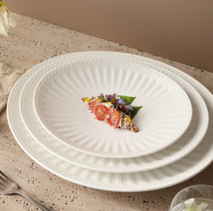 Assiettes ovales en porcelaine blanche de luxe, style romain, gaufrées, grand format 14 pouces, pour hôtels haut de gamme, idéales pour les steaks et les pâtes, avec logo personnalisé. - Product Image 2