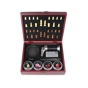 Set de Regalo Corporativo: Kit Ahumador de Whisky con 4 Sabores Ahumados de Madera (Chips de Manzana) y Linterna para Hombres - Product Image 1
