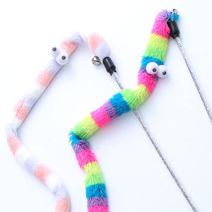 Juguete Interactivo para Gatos al por Mayor: Linda Oruga Arcoíris con Ojos Grandes, Palo de Plástico para Jugar con Gatos, Juguetes para Mascotas - Product Image 5