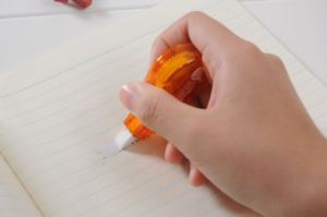 طالب القرطاسية المدرسية مكتب مخصصة شفافة PET البلاستيك الملونة رخيصة الأزرق Changli تصحيح الشريط الأسطوانة للأطفال - Product Image 3