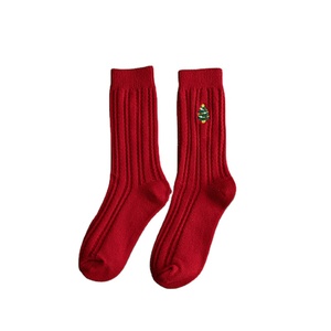 Chaussettes de Noël en coton tricoté confortables avec des personnages de dessins animés mignons en broderie en gros - Product Image 6