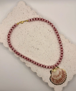 Collana con Conchiglie Stile Mare, Perline di Vetro Azzurre e Ciondolo con Perla Barocca Fatta a Mano, Gioiello Estivo Oceanico per Donne Stile Boho - Product Image 6