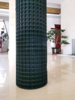 Clôture de jardin durable 24 po x 50 pi, rouleau de grillage métallique 2x3 po 16GA avec revêtement en vinyle PVC noir pour bordure de jardin et potager