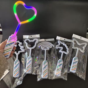 Regenbogen Neon Zauberstab LED <span class=keywords><strong>Light</strong></span>-Up Kunststoff Einhorn Baton Multi color Lighting Wands - Product Image 2