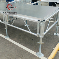 Plateforme de scène modulaire portable en bois contreplaqué et alliage d'aluminium pour événements, spectacles de DJ, montage rapide
