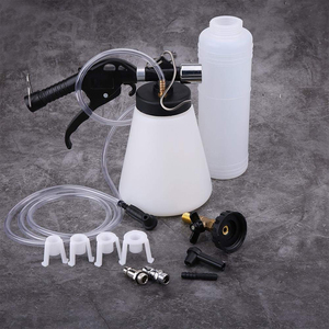 Kit de purge de frein pneumatique et <span class=keywords><strong>d</strong></span>'extraction <span class=keywords><strong>d</strong></span>'embrayage avec bouteille de remplissage, 4 adaptateurs, capacité 1L, pour compresseur 90-120 PSI - Product Image 5