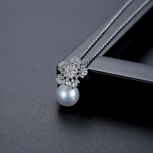 LUOTEEMI Collier Pendentif Fleur Flocon de Neige en <span class=keywords><strong>Perle</strong></span> de Coquillage Synthétique Élégante <span class=keywords><strong>avec</strong></span> Zircon Cubique – Grande Vente - Product Image 6