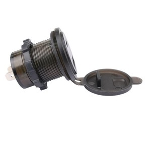 Cargador de coche con doble USB Qc3.0 tipo C con pantalla digital y control de voltaje, carga rápida de metal de 12-24 V para uso en vehículos - Product Image 3