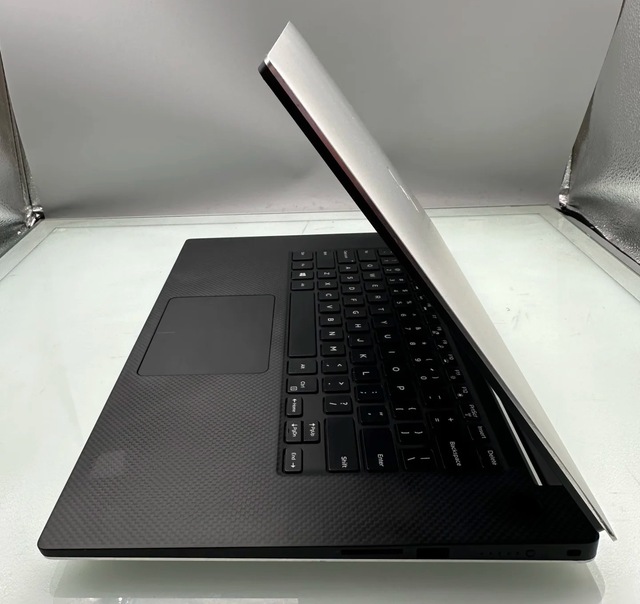 Dell Precision 5540-i9-9th Factory Direct Sale 8-Core T2000 16GB RAM 512GB SSD Independent Graphic Card 14.1" Used Laptop