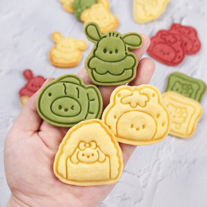 Emporte-pièces à biscuits et glaces imprimés de dessins animés, pratiques pour la pâtisserie, compacts et faciles à ranger et à utiliser - Product Image 1