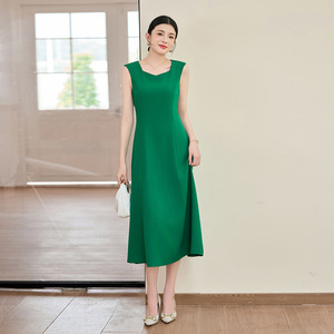 Women's Green Sleeveless Midi Dress Square Neck A-Line Elegant Evening Wear Comfortable Simple Solid Color Design - Product Image 3