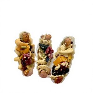 Assortiment de noix et graines croustillantes : amandes, noix de pécan, graines de courge, graines de tournesol, melon, cacahuètes, salées, semi-molles, sans gluten, sans sucre - Product Image 1