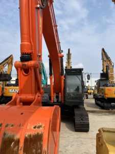 Excavatrice sur chenilles d'occasion Hitachi ZX210LC, machine d'origine japonaise, économique en carburant, prête à l'inspection - Product Image 5