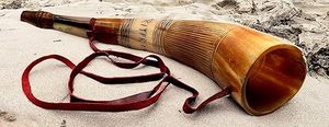Corneta de guerra de cuerno vikingo hecho a mano de la mejor calidad para señalización de soplado de bobinado con correa de cuero de ARTISAN AURA - Product Image 6