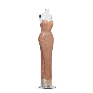 <span class=keywords><strong>Abito</strong></span> <span class=keywords><strong>Lungo</strong></span> in Rete Oro Champagne <span class=keywords><strong>con</strong></span> Drappeggio Strutturale e <span class=keywords><strong>Spacco</strong></span> Laterale Alto per un'Eleganza Moderna - Product Image 3