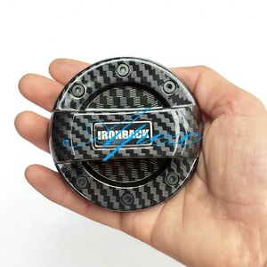 Tapa de Tanque de Combustible Roja Personalizada de ABS de 6.9 cm para Camioneta Hiace KDH200, Tapa Universal para Tanque de Gasolina con Logotipo Decorativo - Product Image 4