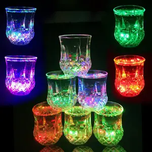 Leve copos luminosos-copo luminoso 200 ml, suprimentos para festa de halloween, quintal de plástico ativado de água automático, suprimentos para festas