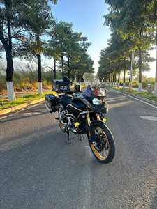 BM1W F 850 GS Adventure - Motocicleta de Aventura Definitiva, Velocidad de 197 km/h, Conducción Cómoda - Product Image 1