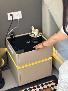 <span class=keywords><strong>Table</strong></span> <span class=keywords><strong>de</strong></span> <span class=keywords><strong>chevet</strong></span> moderne noire intelligente avec coffre-fort intégré, chargeur sans fil et revêtement en cuir - Product Image 4