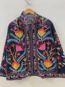 Chaqueta de Invierno de Terciopelo con Bordado Suzani, Estilo Vintage, Unisex, Prenda Étnica Boho, Hecha a Mano, Regalo para Ella, India - Product Image 2
